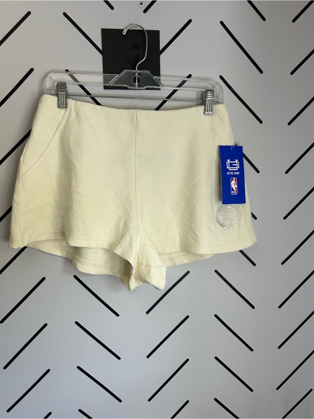 NWT Ultra Game NBA cream ribbed high rise shorts Boston Celtics